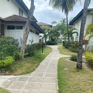 Finest Renfrew Place 4-12 Renfrew Rd 2 Bedroom 2 Bat # 15 New Kinston Jamaica Apartment
