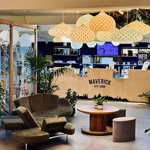 Maverick Soho , Budapeşte Macaristan